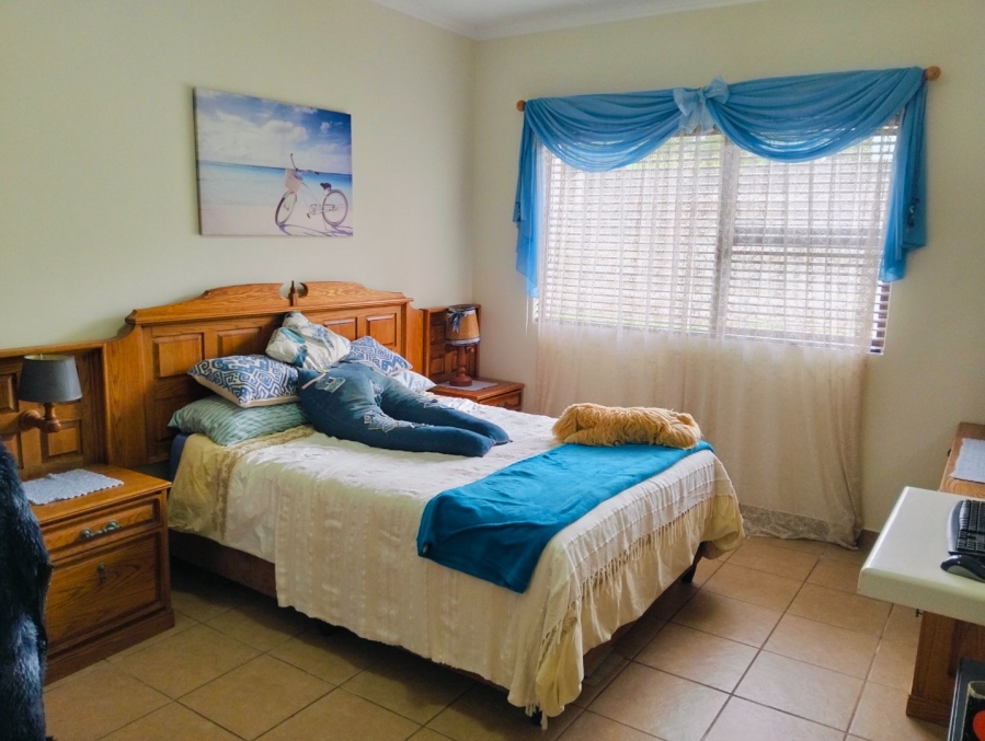 5 Bedroom Property for Sale in Denneoord Western Cape